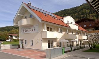 Barbara aussen Sommer2