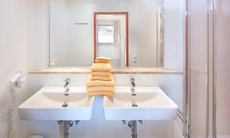 appartement-typ-c-badezimmer