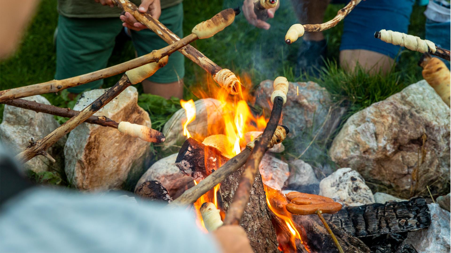 Lagerfeuer mit Live Musik