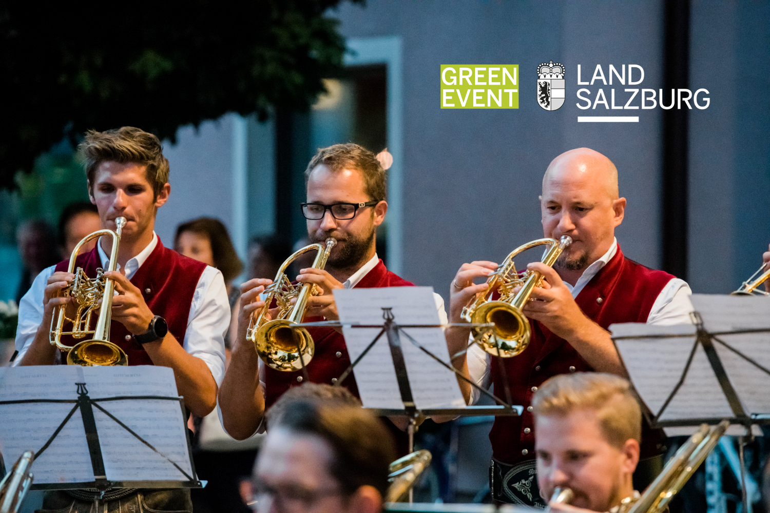 Platz.Konzert Altenmarkt, Blasmusik, Volkstanz & Schnalzen