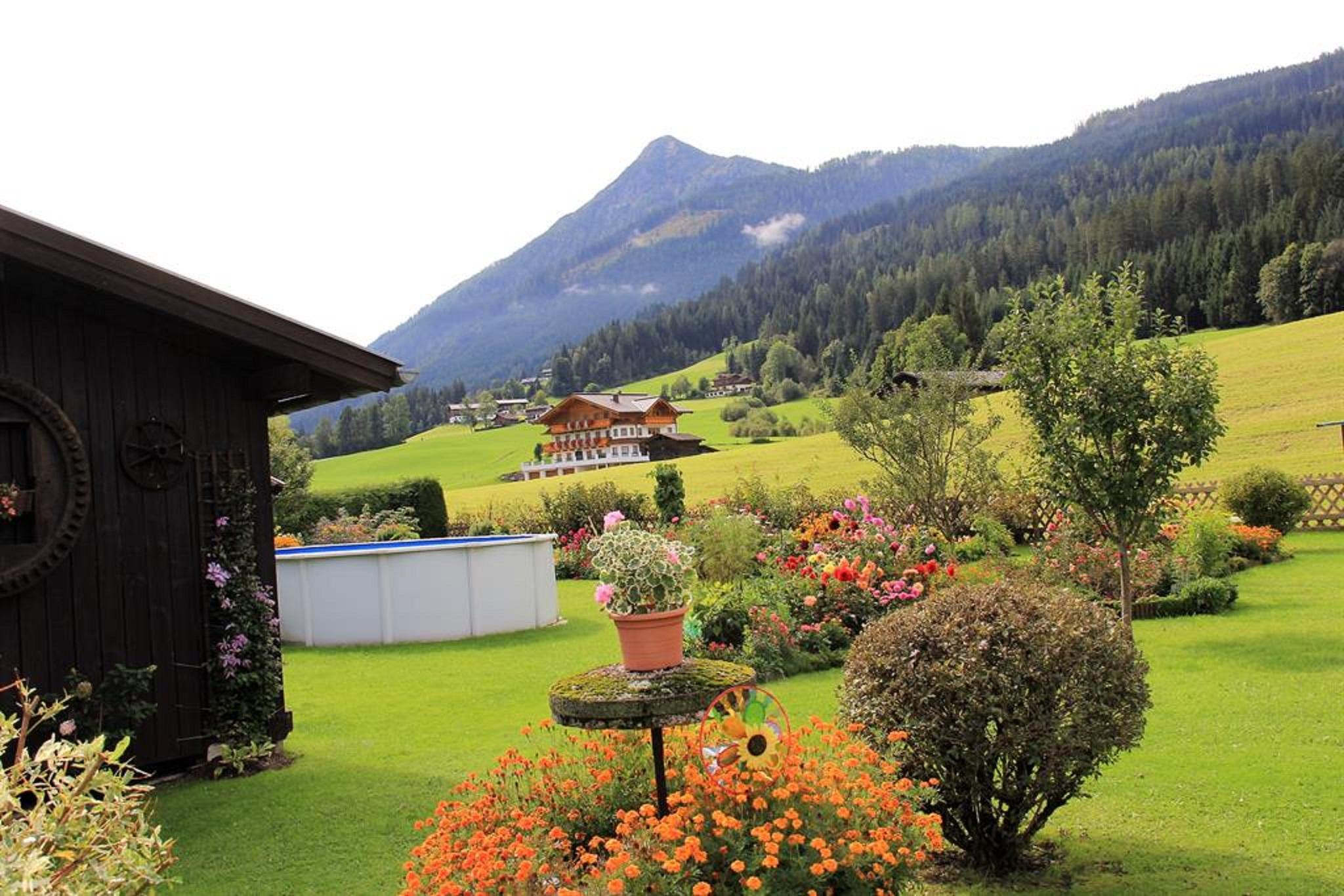 Haus Alpengluehn mit Lackenkogel