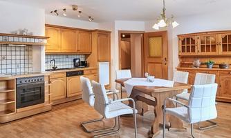 Holiday apartment 1 dining table, kitchenette