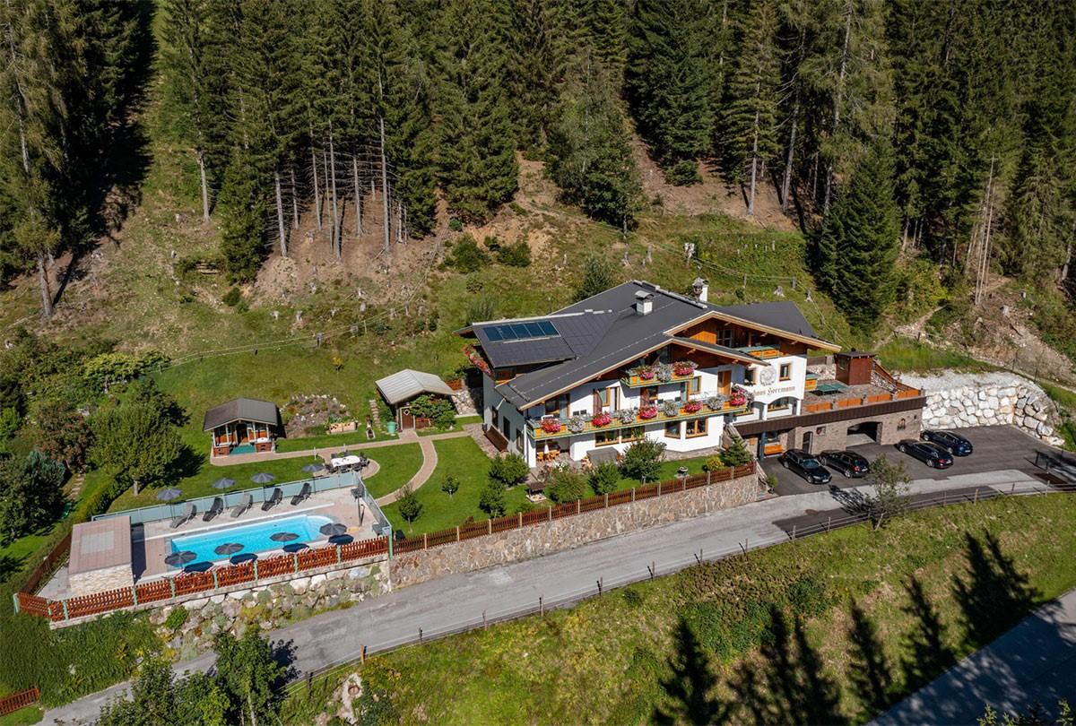 Haus mit Schwimmbad