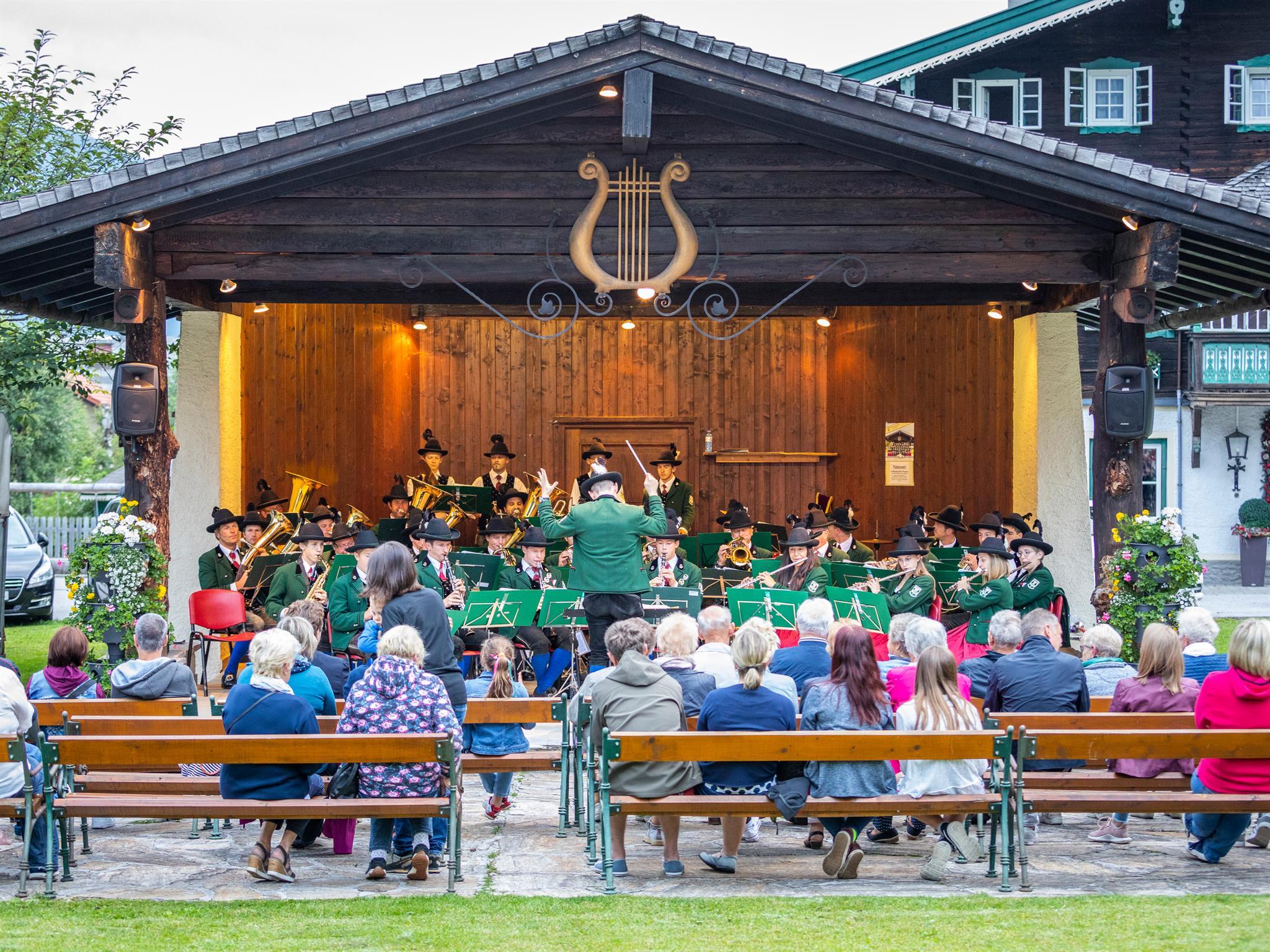 Platzkonzert der Trachtenmusikkapelle Flachau