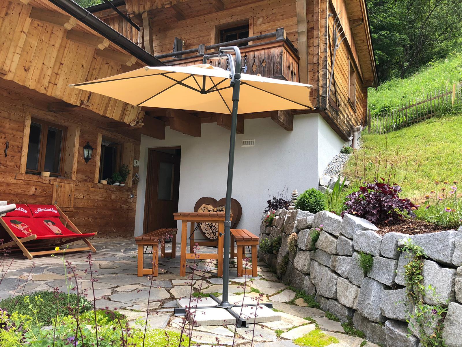 Eingangsbereich und Terrasse
