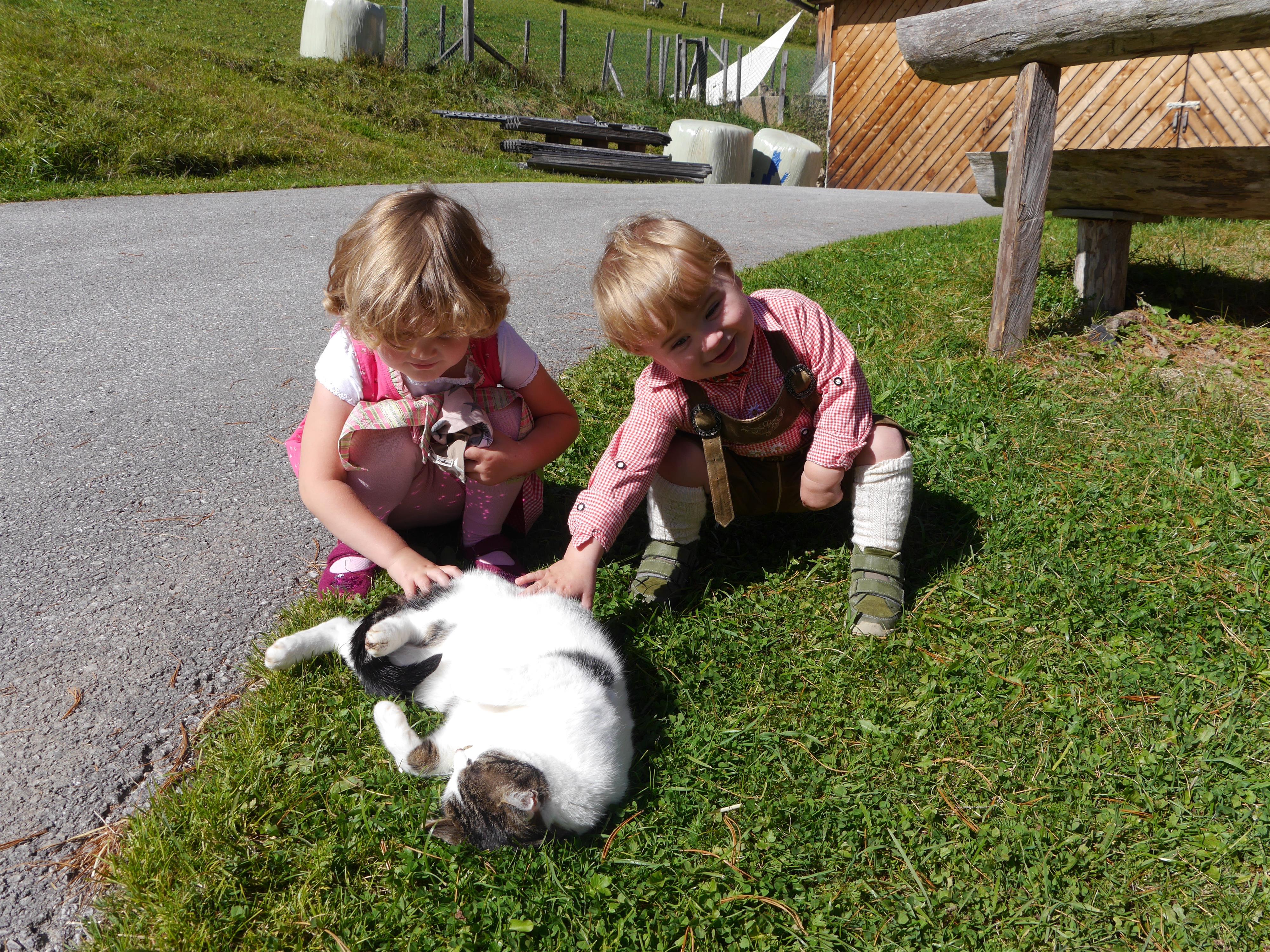 Nora und Jakob mit Hannibal