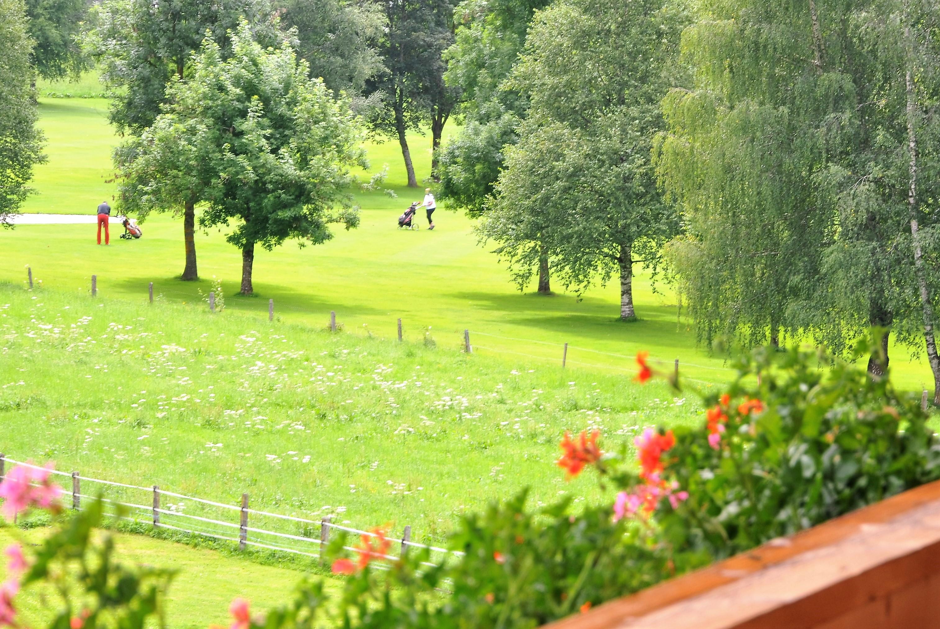 Blick zum Golfplatz