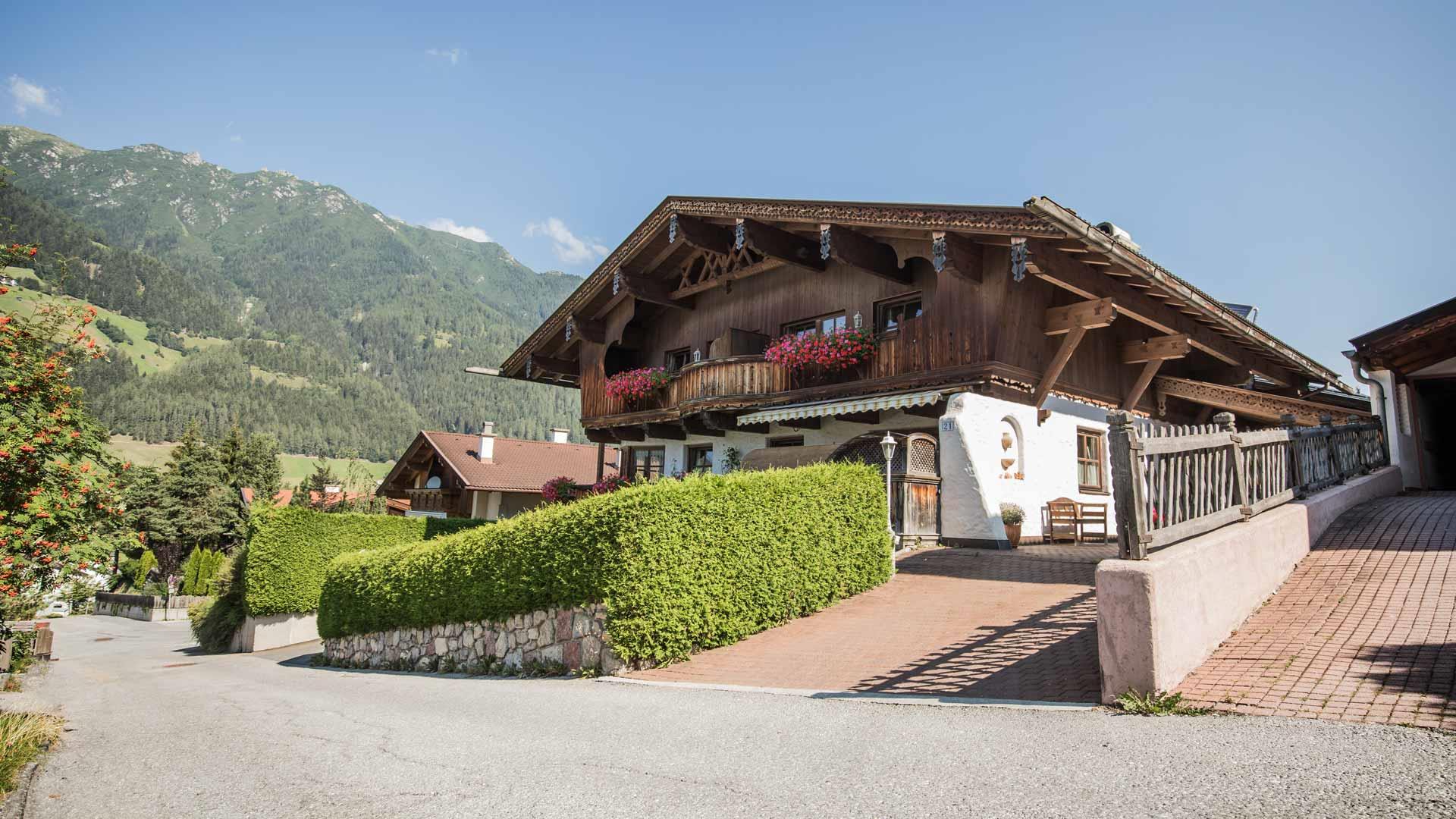 Aparthaus Bergführer Gleirscher Burgstall Ferienwohnung  Tirol