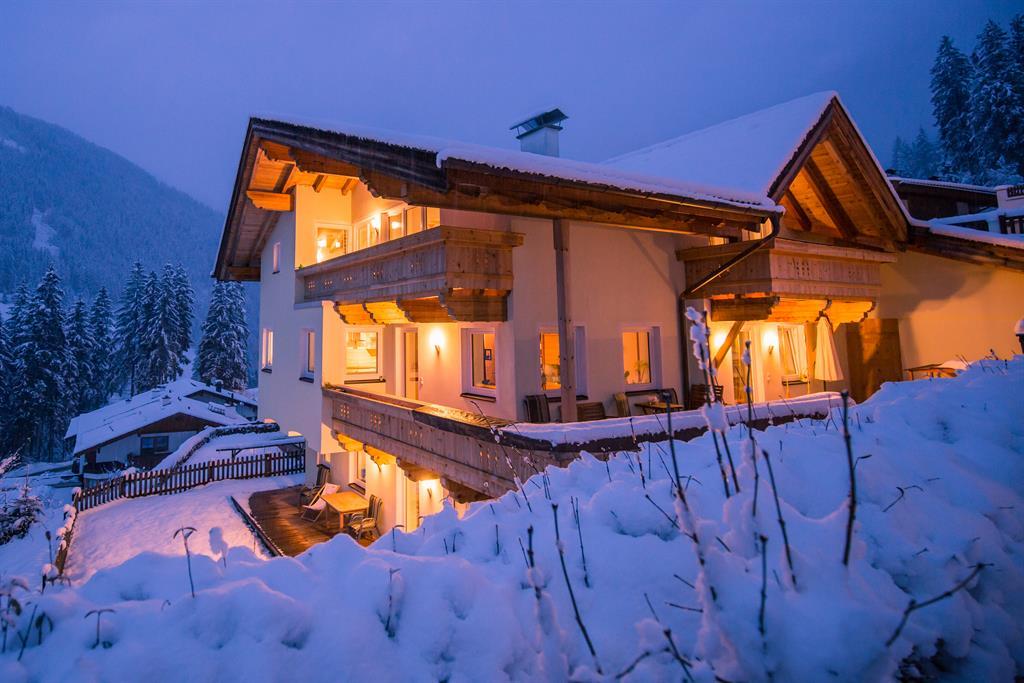 Haus Alpenkönigin Ferienwohnung Gletschergl&u Ferienwohnung  Tirol