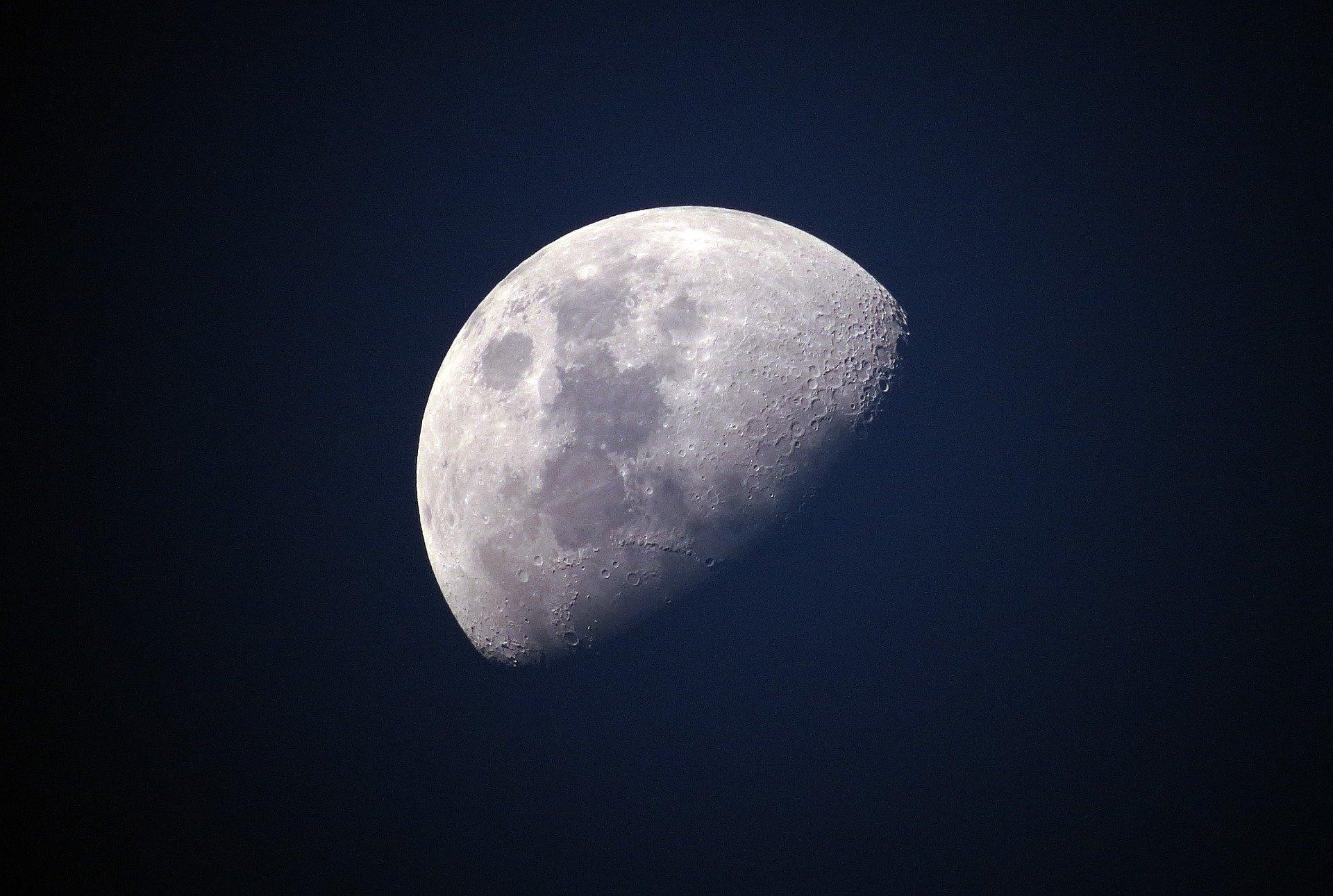 La Luna in Piazza Bra
