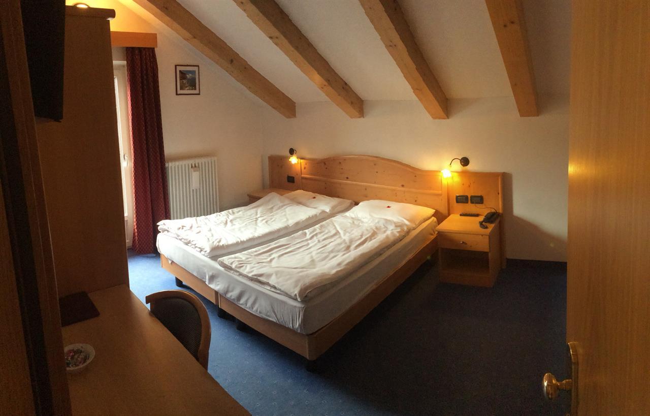 Double room, shower