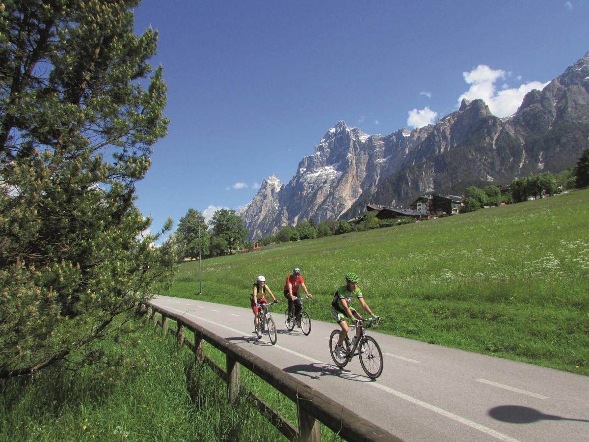 Lunga via delle Dolomiti