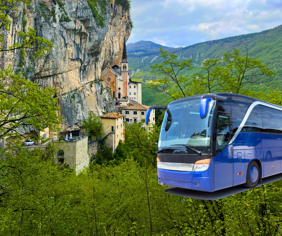 Bus Tour sul Monte Baldo (con Santuario Madonna della Corona) da Lazise
