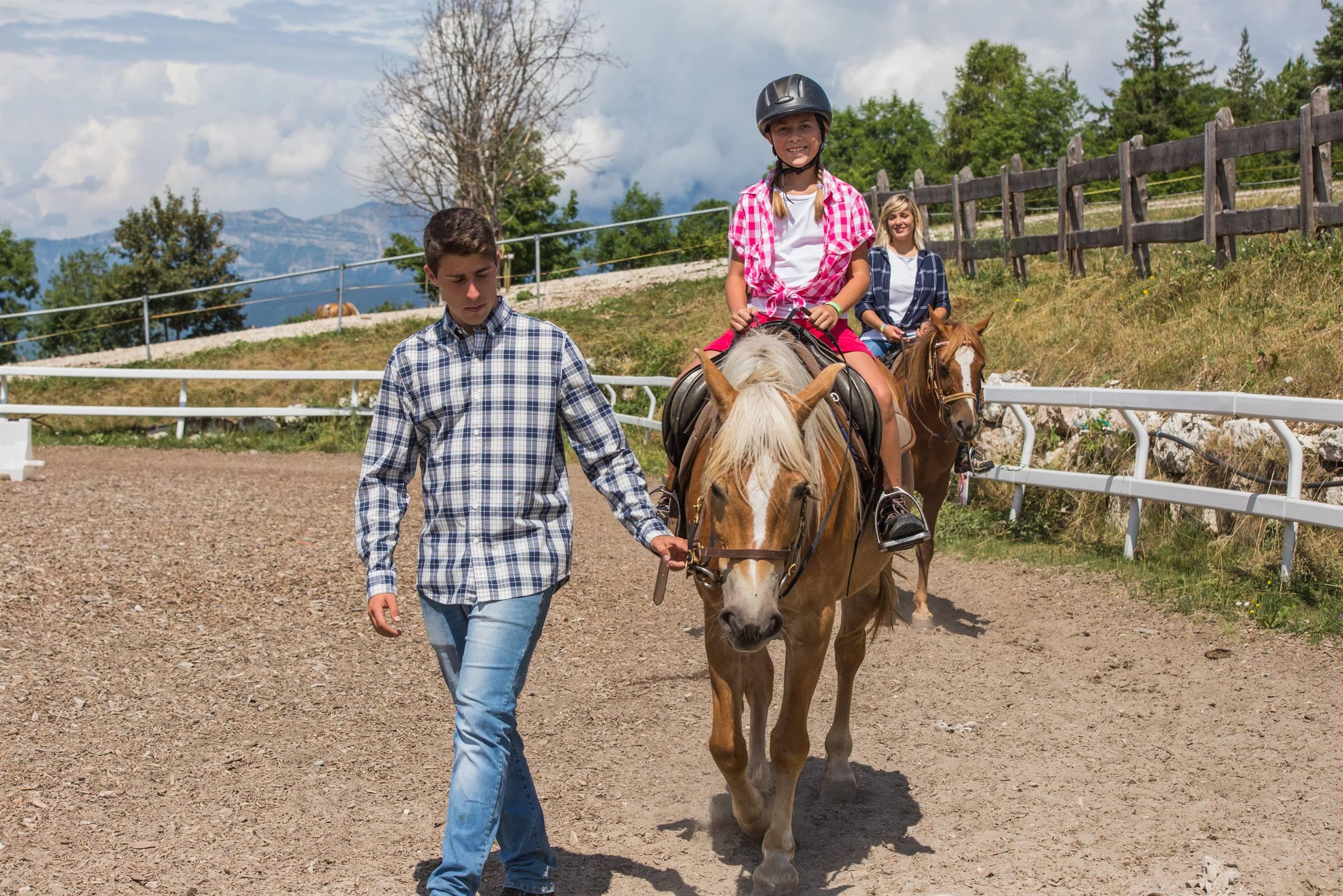 Pasqua al Maneggio: attività con i pony e laboratori