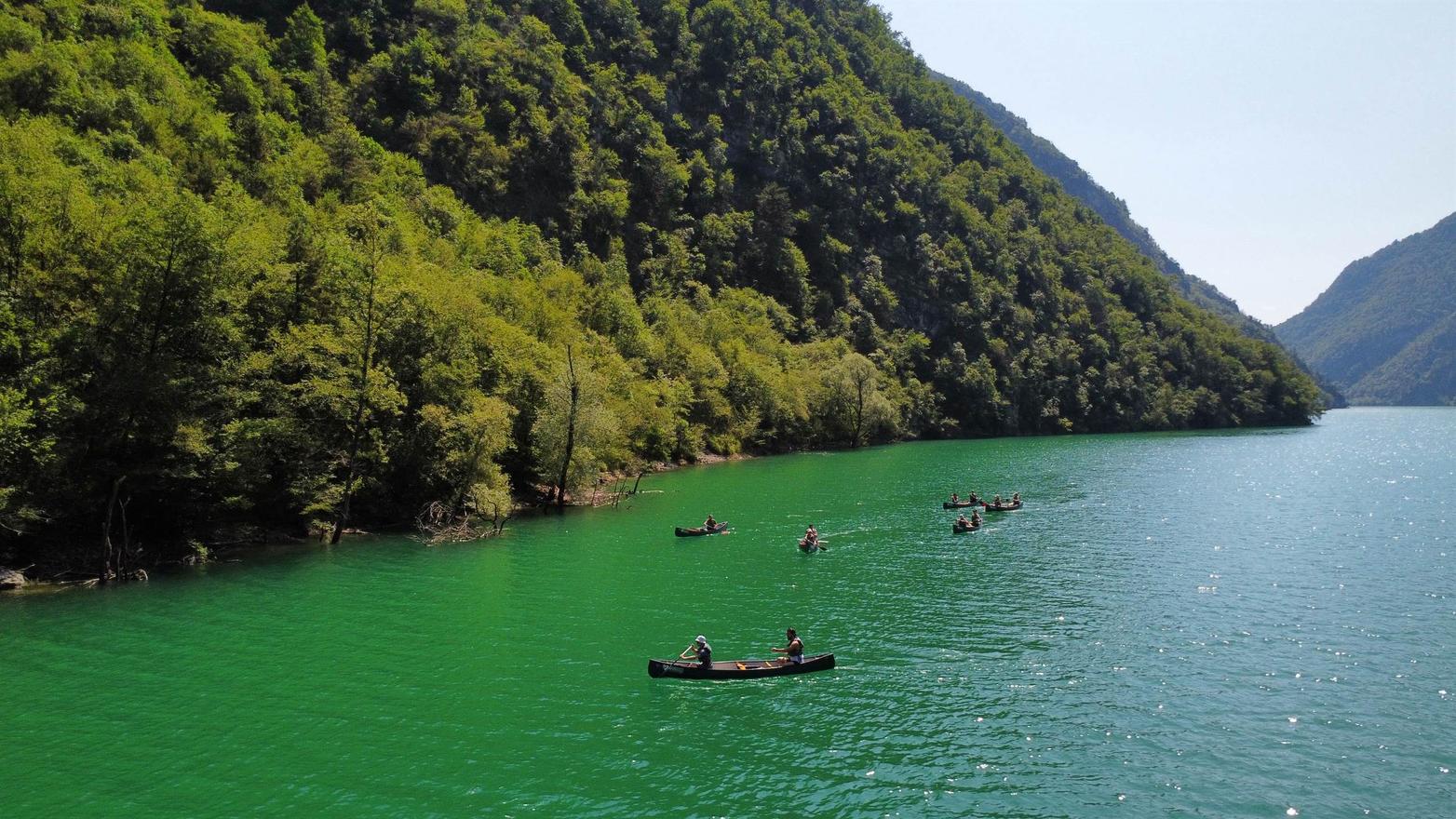 Lago del Mis in canoa canadese