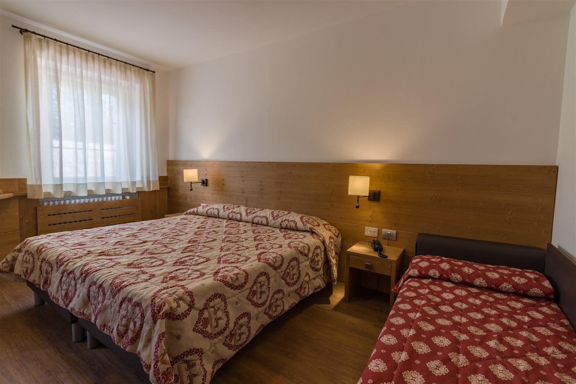 Triple room, shower or bathtub, superior