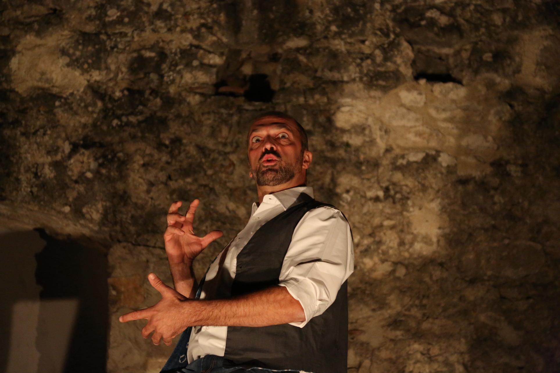 Orlando. Furiosamente solo rotolando