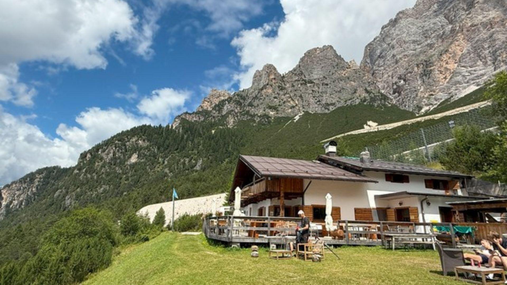 Escursione al tramonto con cena al Rifugio Scotter
