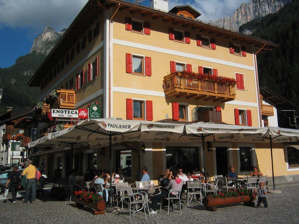 Enoteca Alleghe Wine Bar - 3