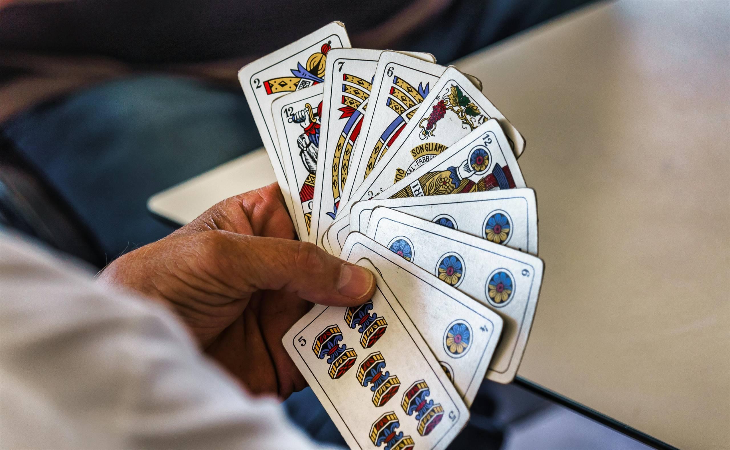 Burraco in compagnia e altri giochi di carte