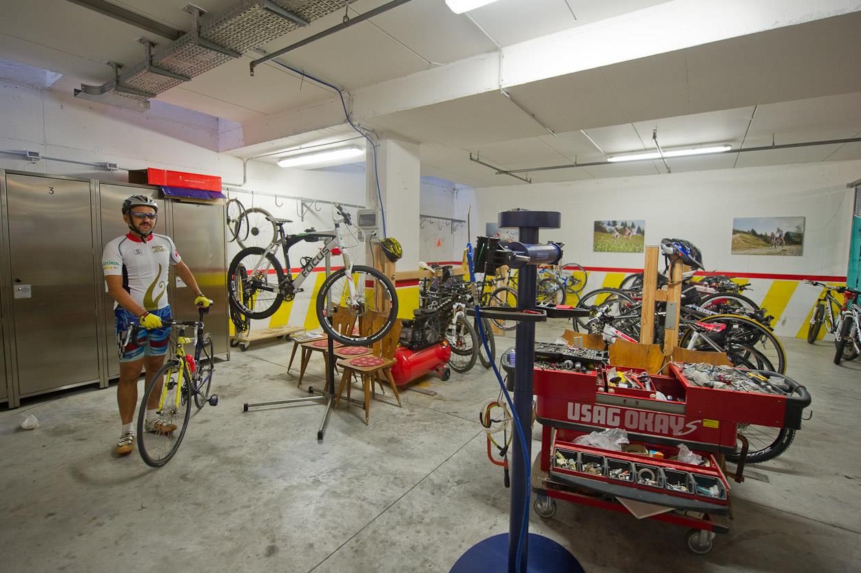 Garage and services for mountainbike