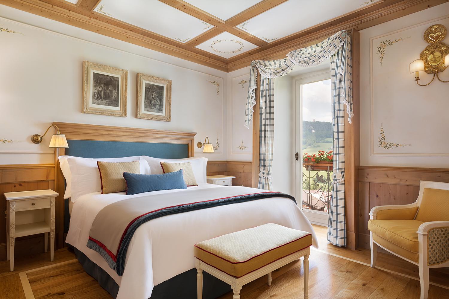 Double room, shower or bath, toilet, facing the valley