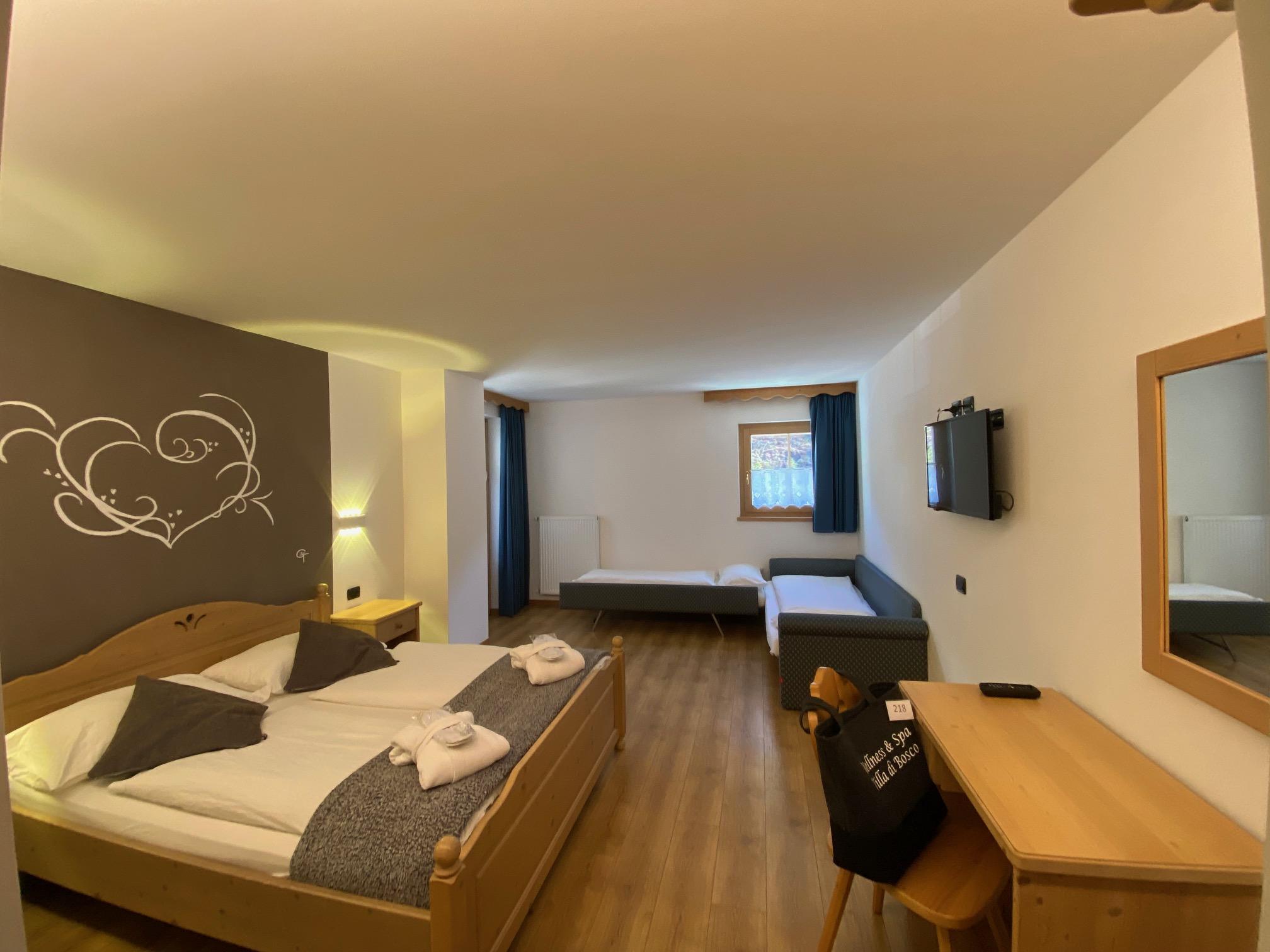 Family room, shower and bath, toilet, facing the mountains