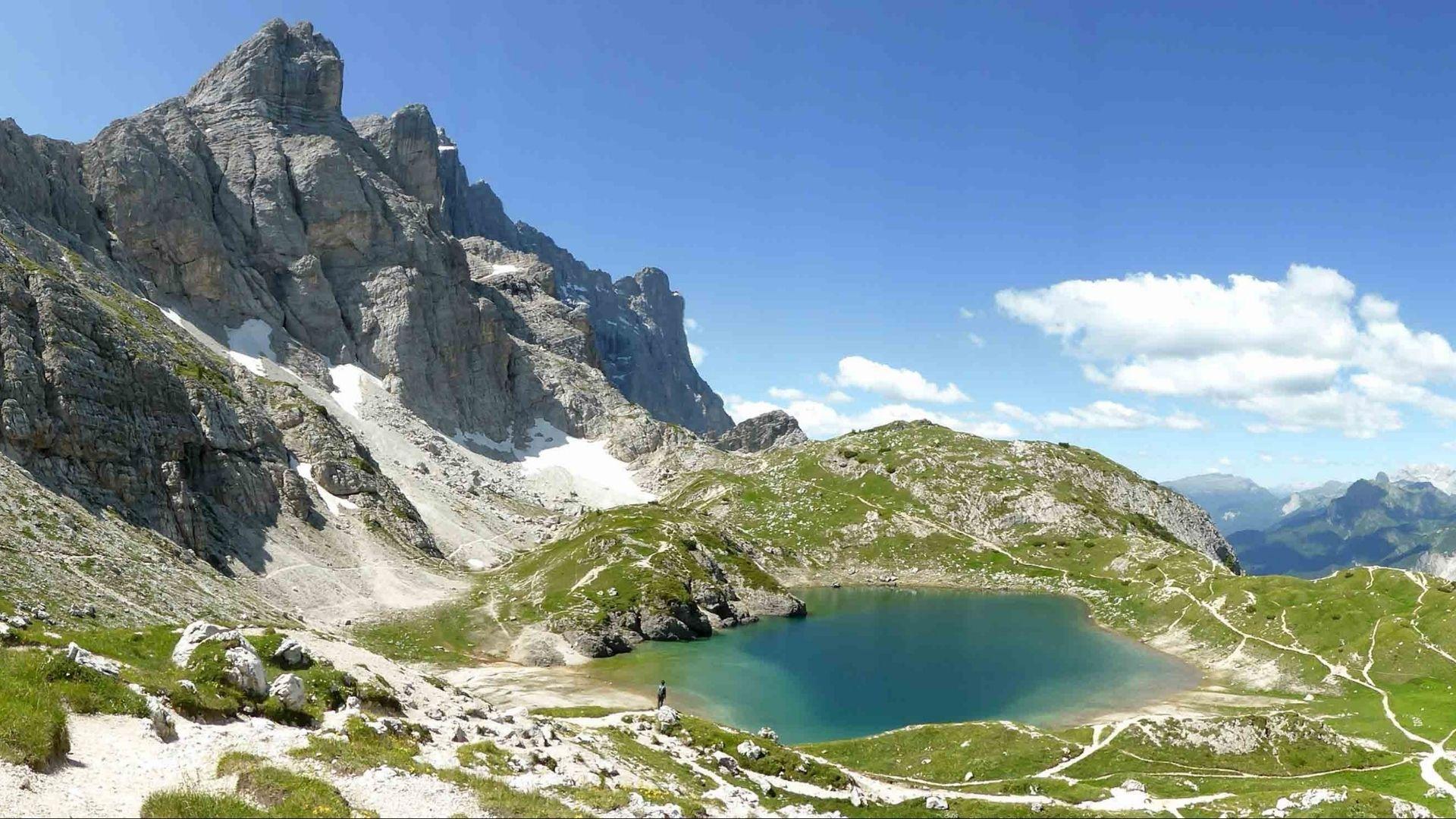 Dove il Civetta si rispecchia: Lago Coldai con Elia