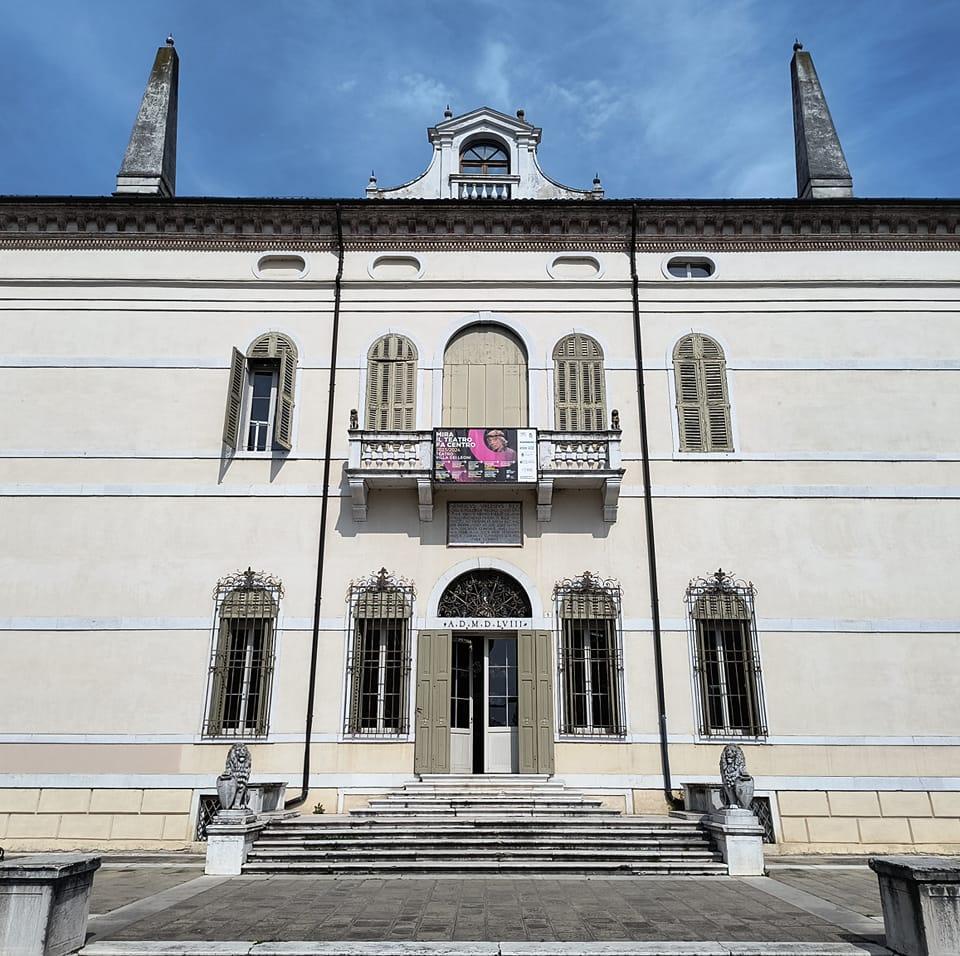 Villa dei Leoni