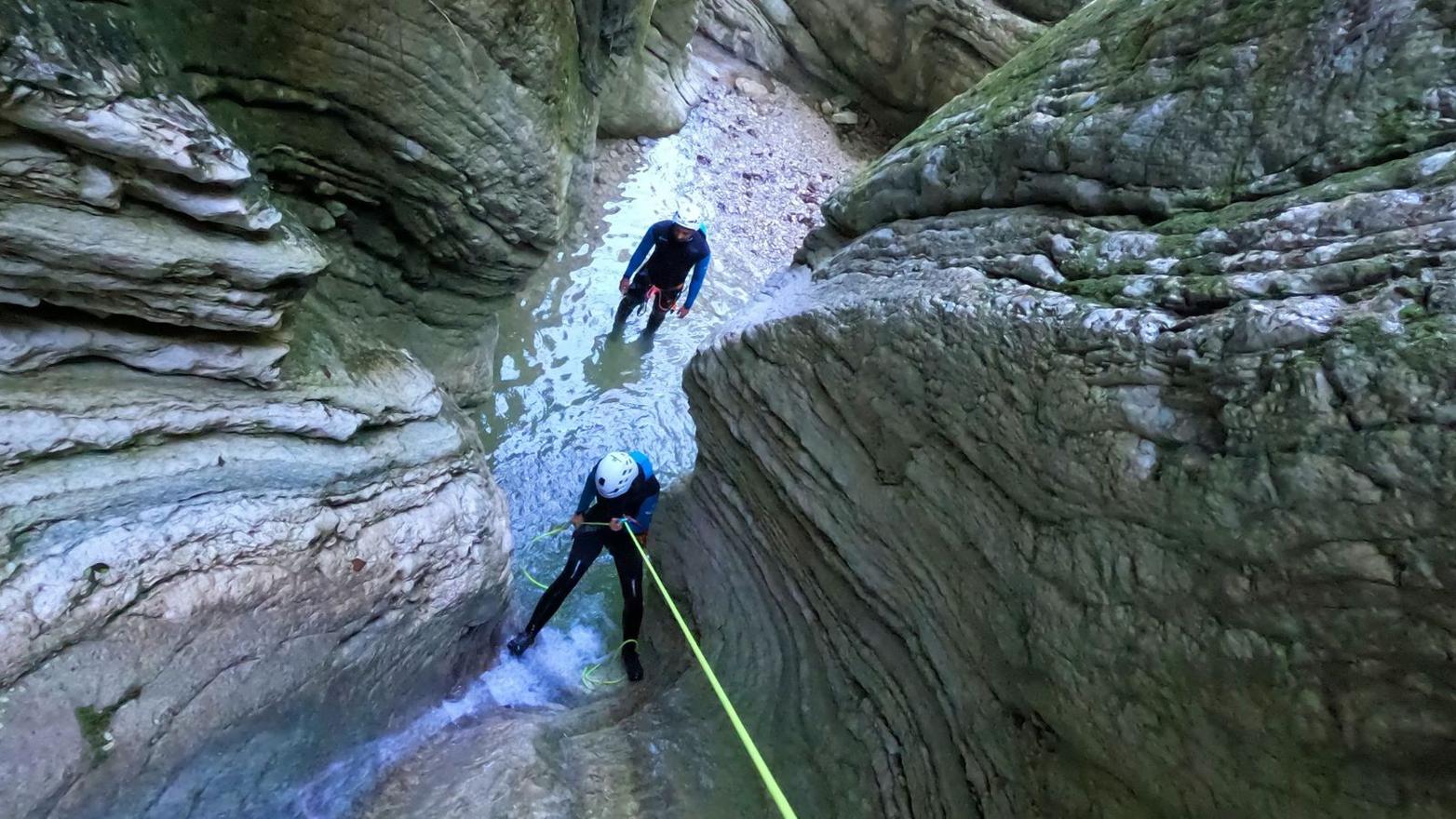 I selvaggi meandri del canyon in Val di Scroa