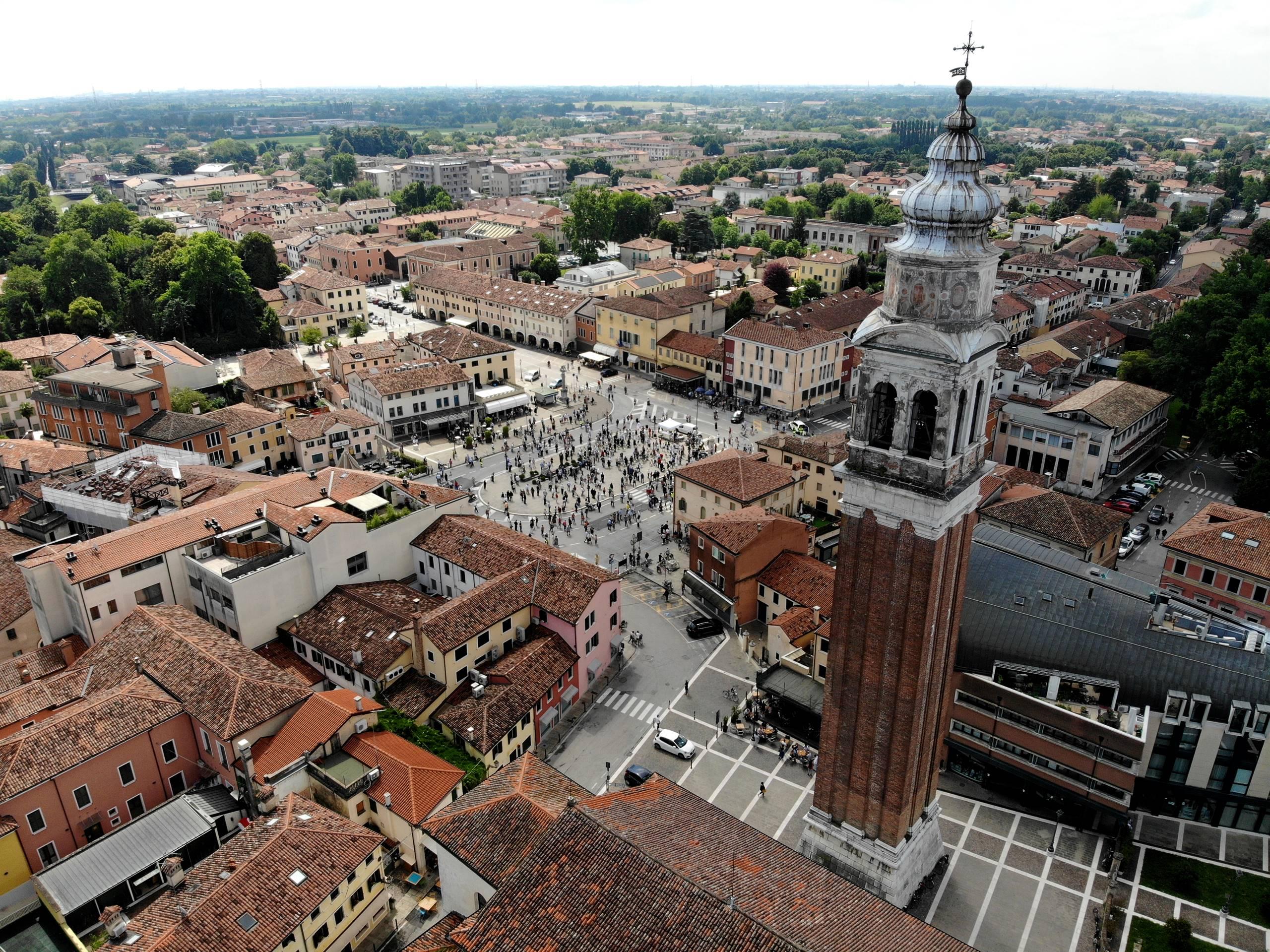 Guided Tour of Mirano and its parks
