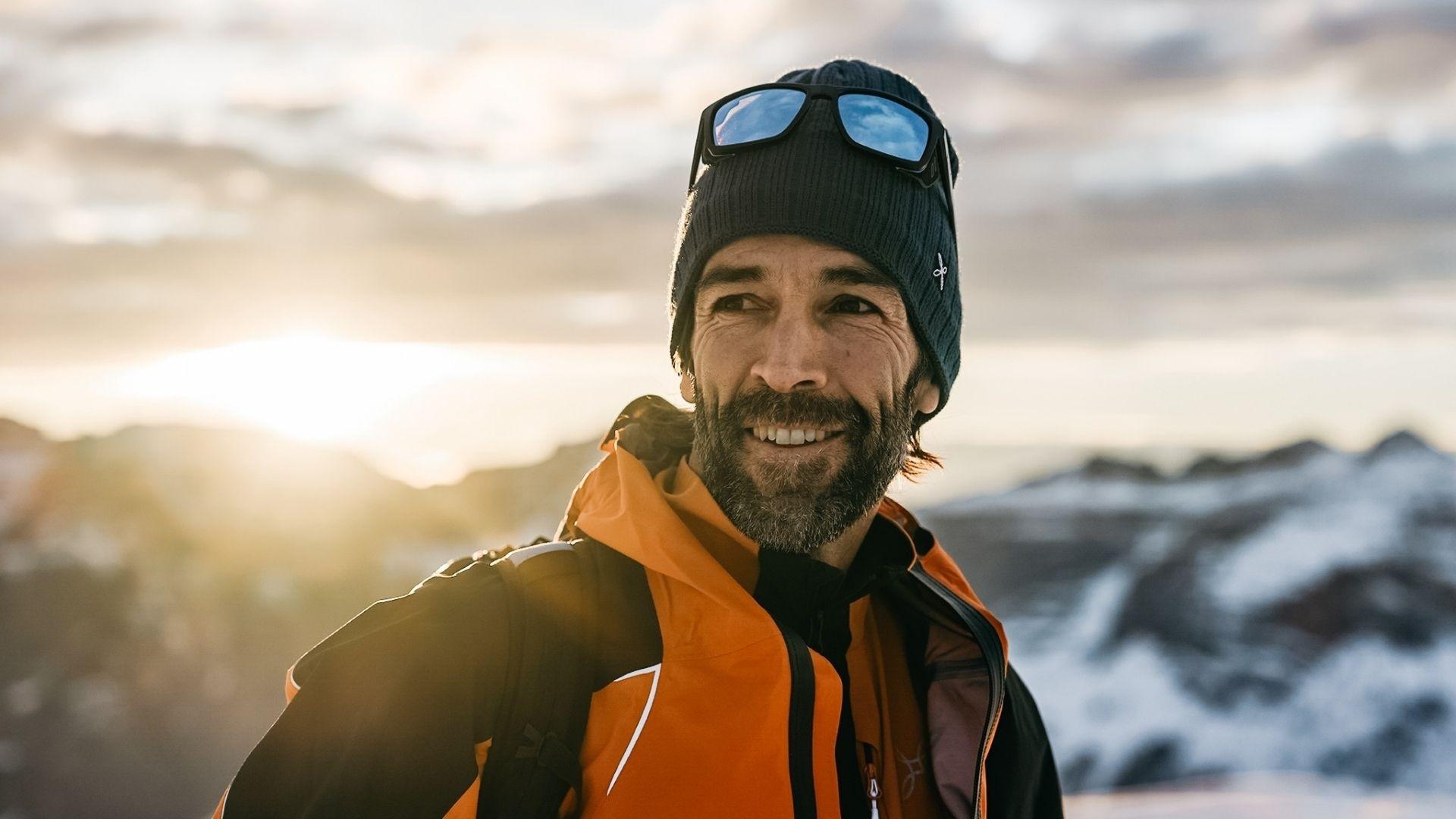 ÜBER DEN HORIZONT HINAUS