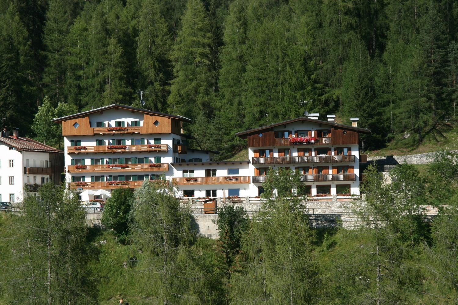 DES ALPES