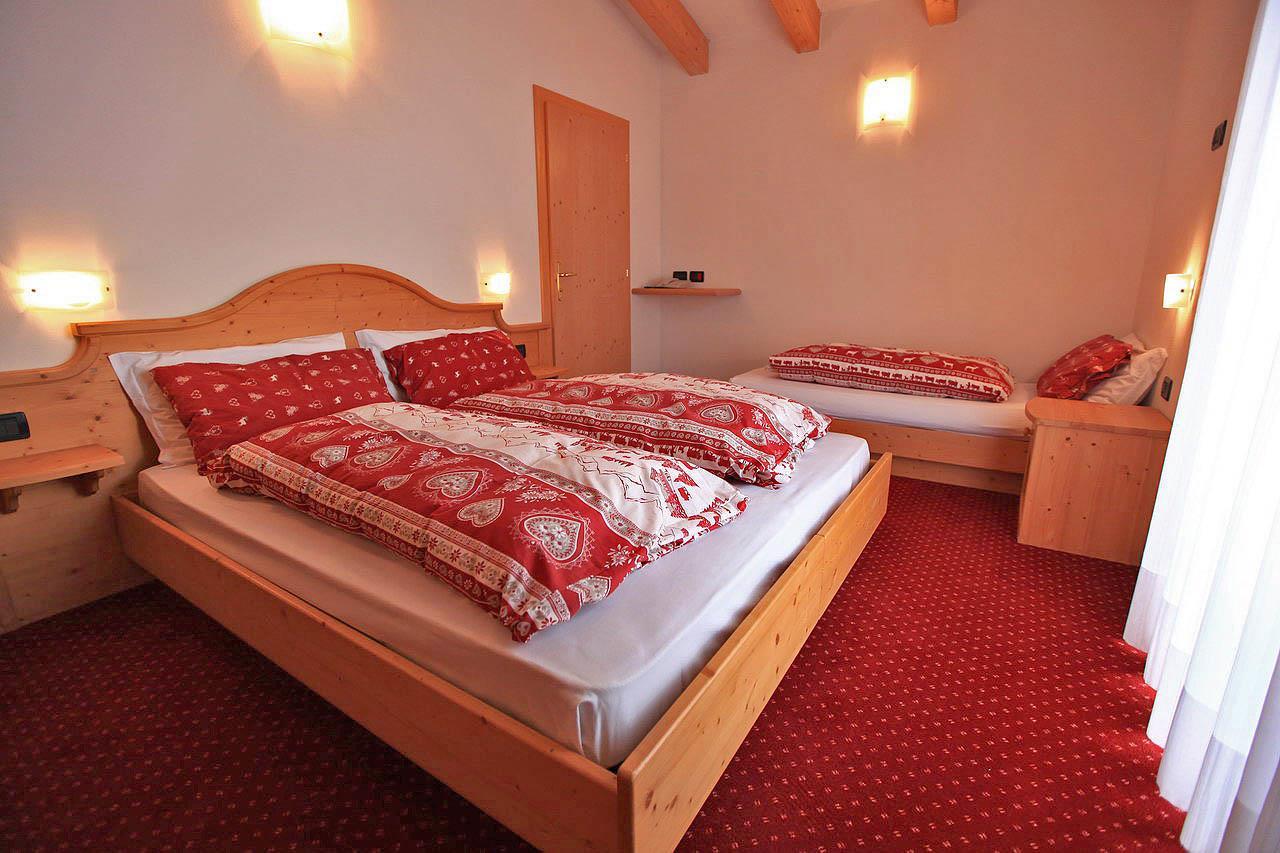Triple room, shower, toilet, balcony