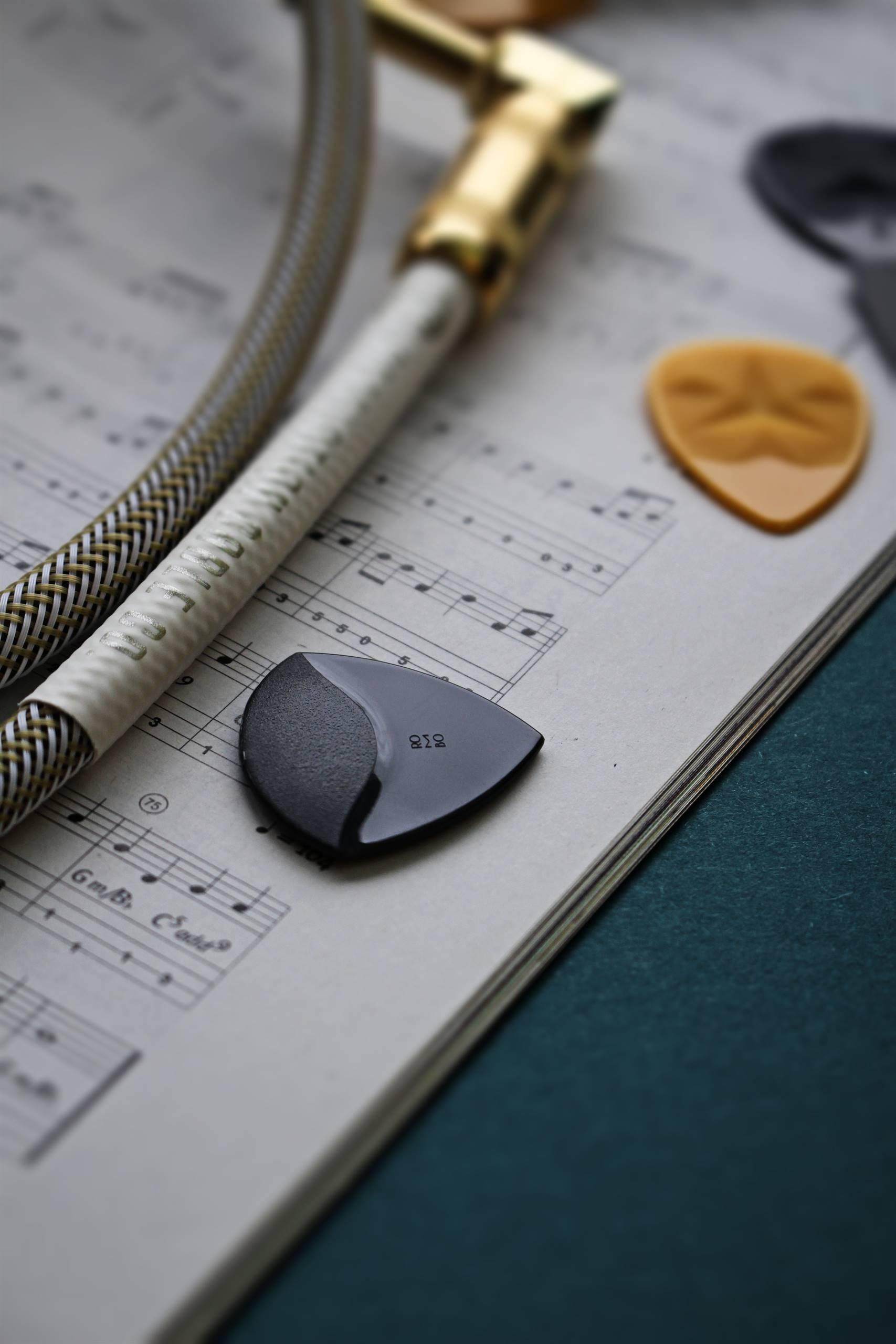 MUSIC TELLING