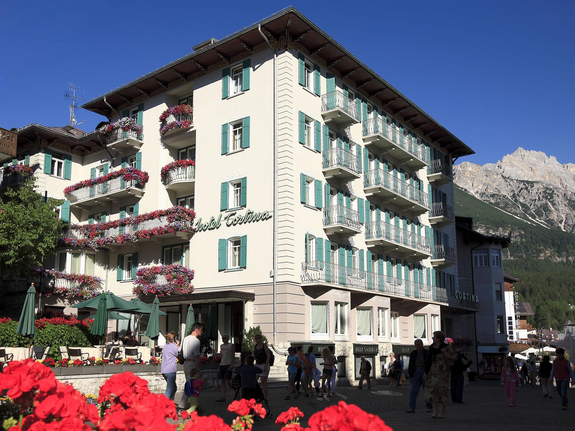 CORTINA