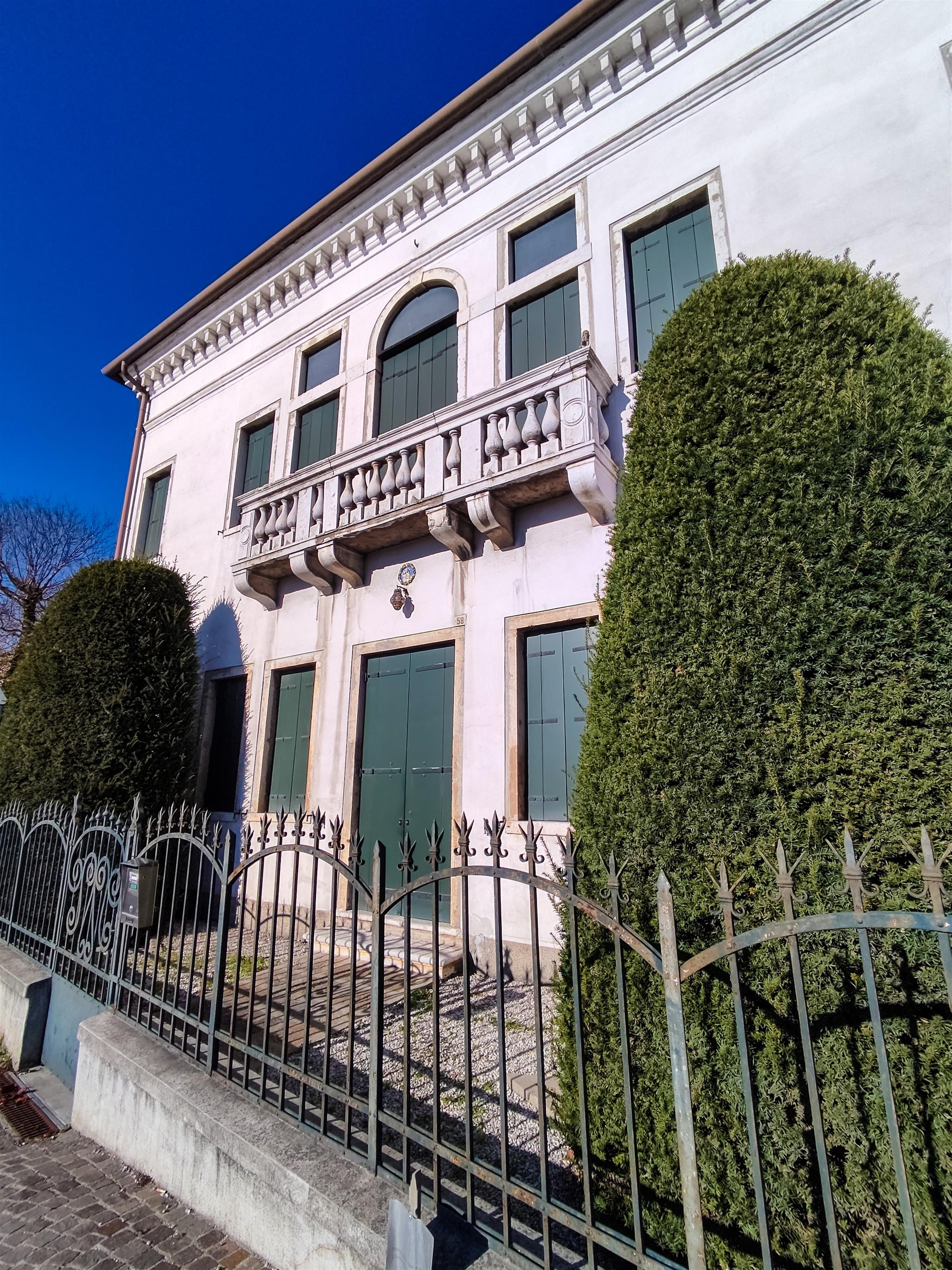 Villa e Barchessa Alessandri
