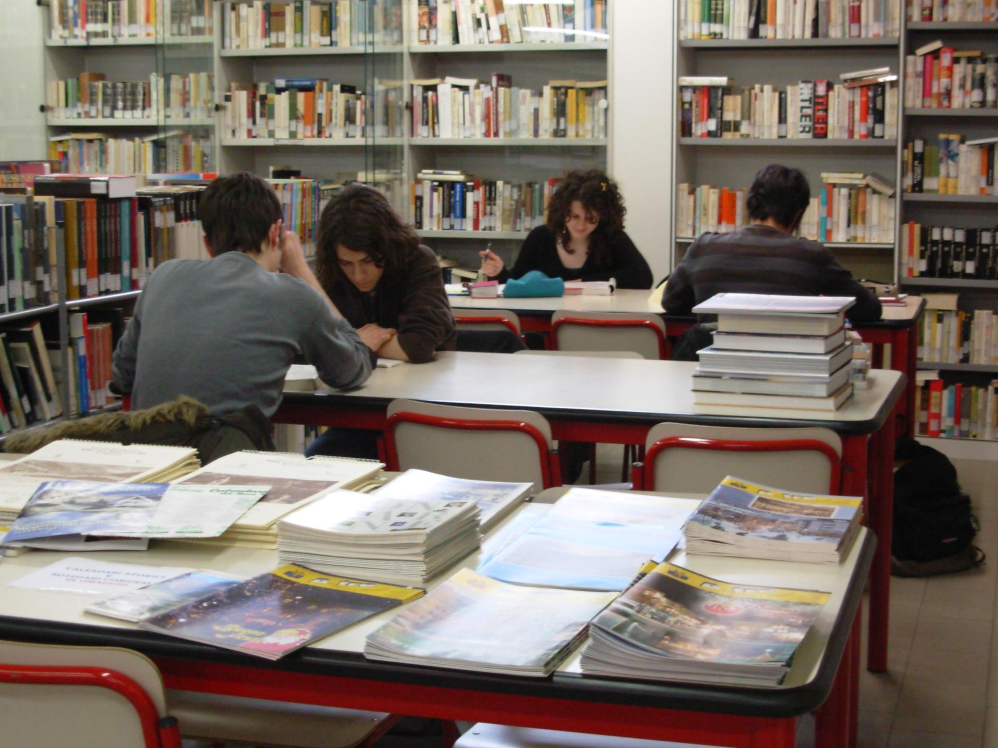Biblioteca comunale Carlo Pais