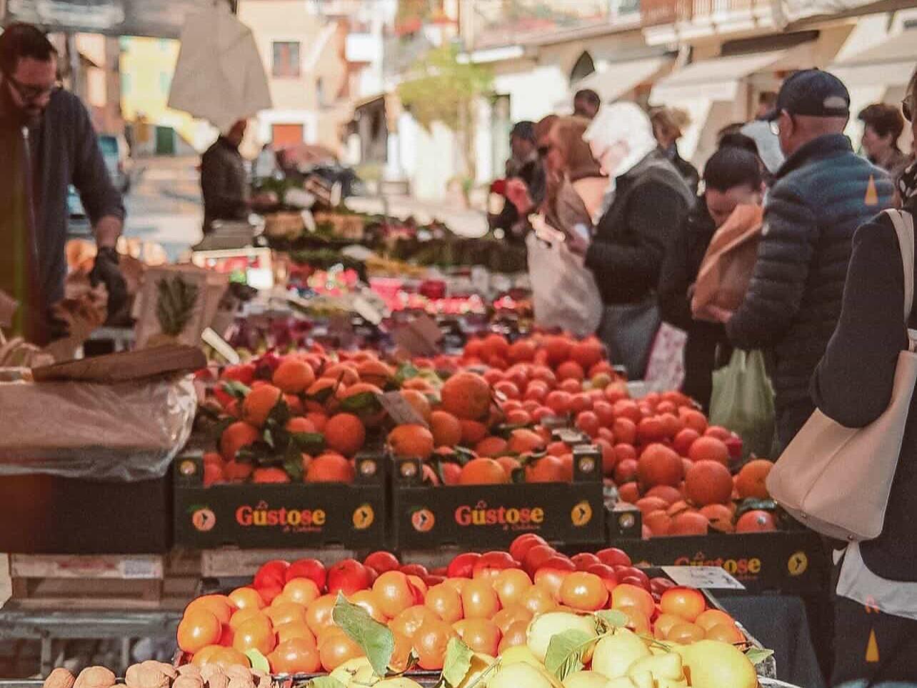 Mercato settimanale di Valeggio s/M