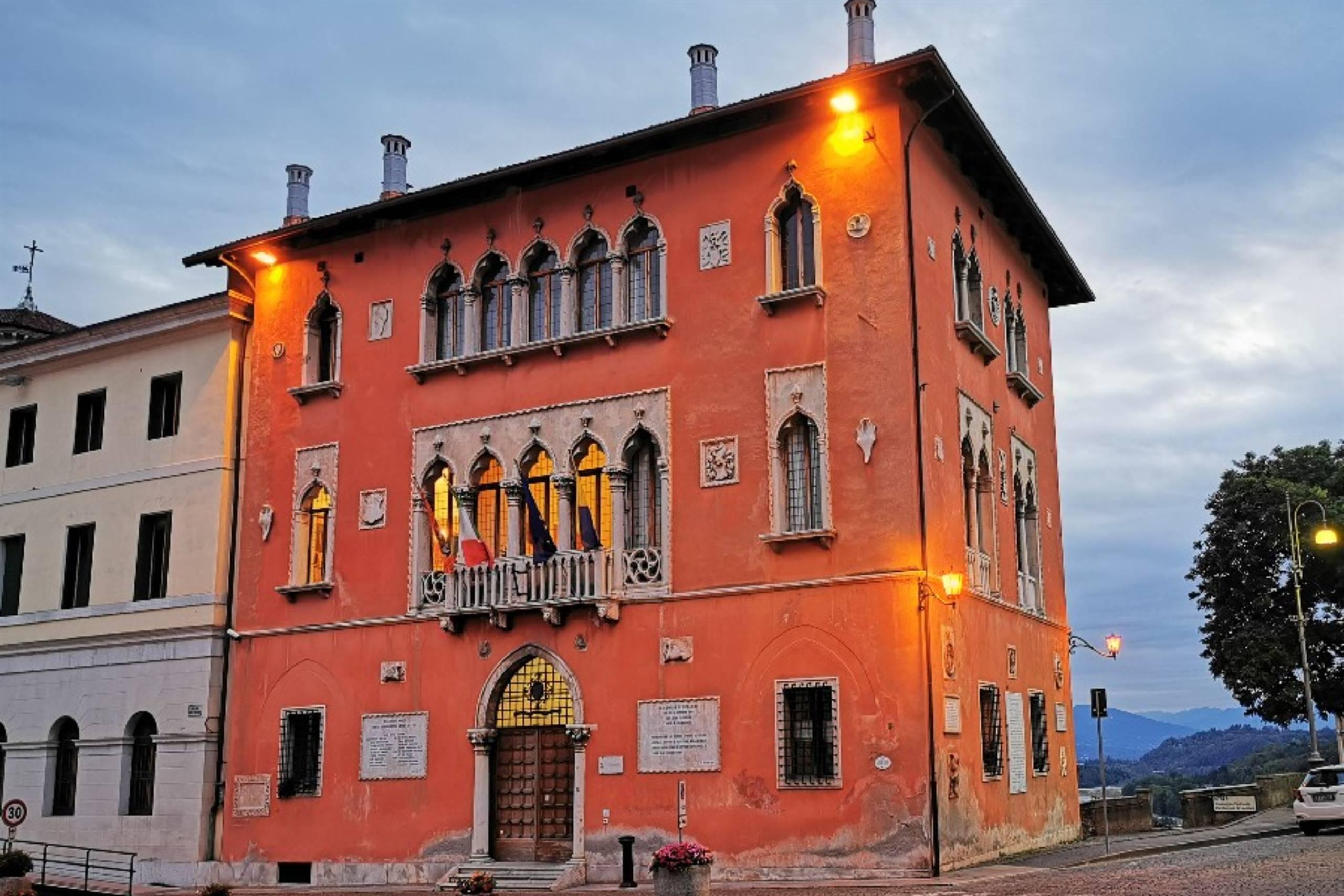 Palazzo Rosso - Municipio