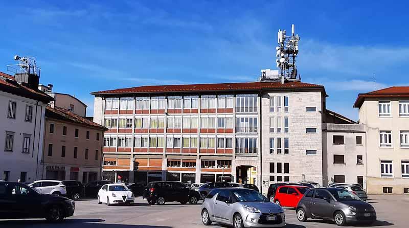 Piazza Piloni