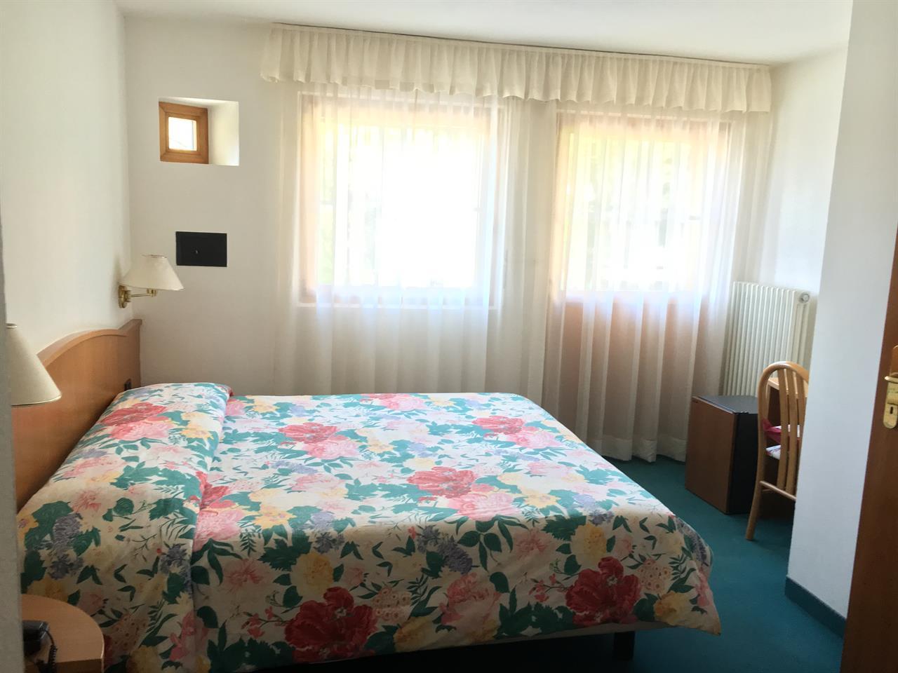 4-bed room