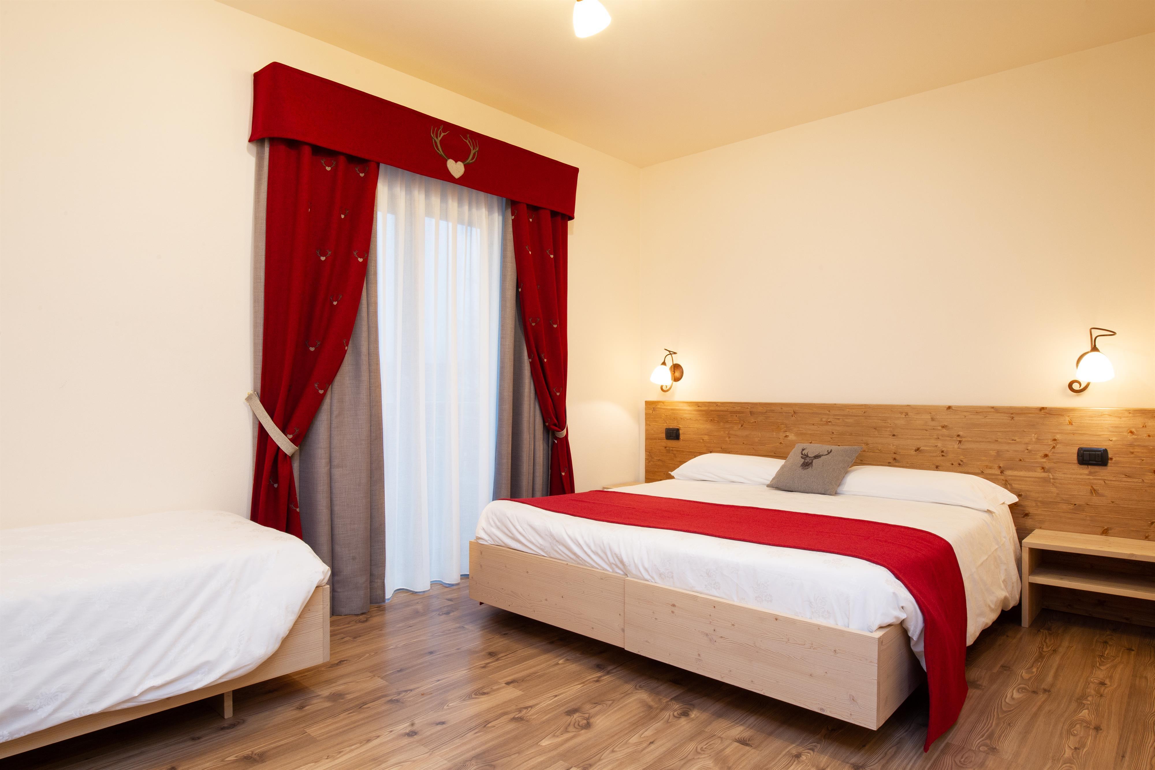 Dreibettzimmer, Dusche und Bad, WC, Superior