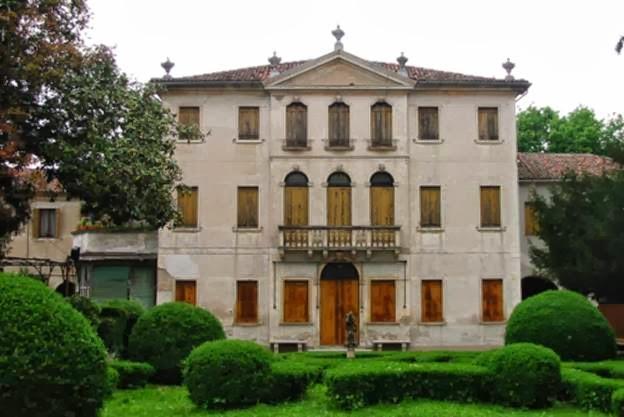 Villa Varisco, Levi Morenos