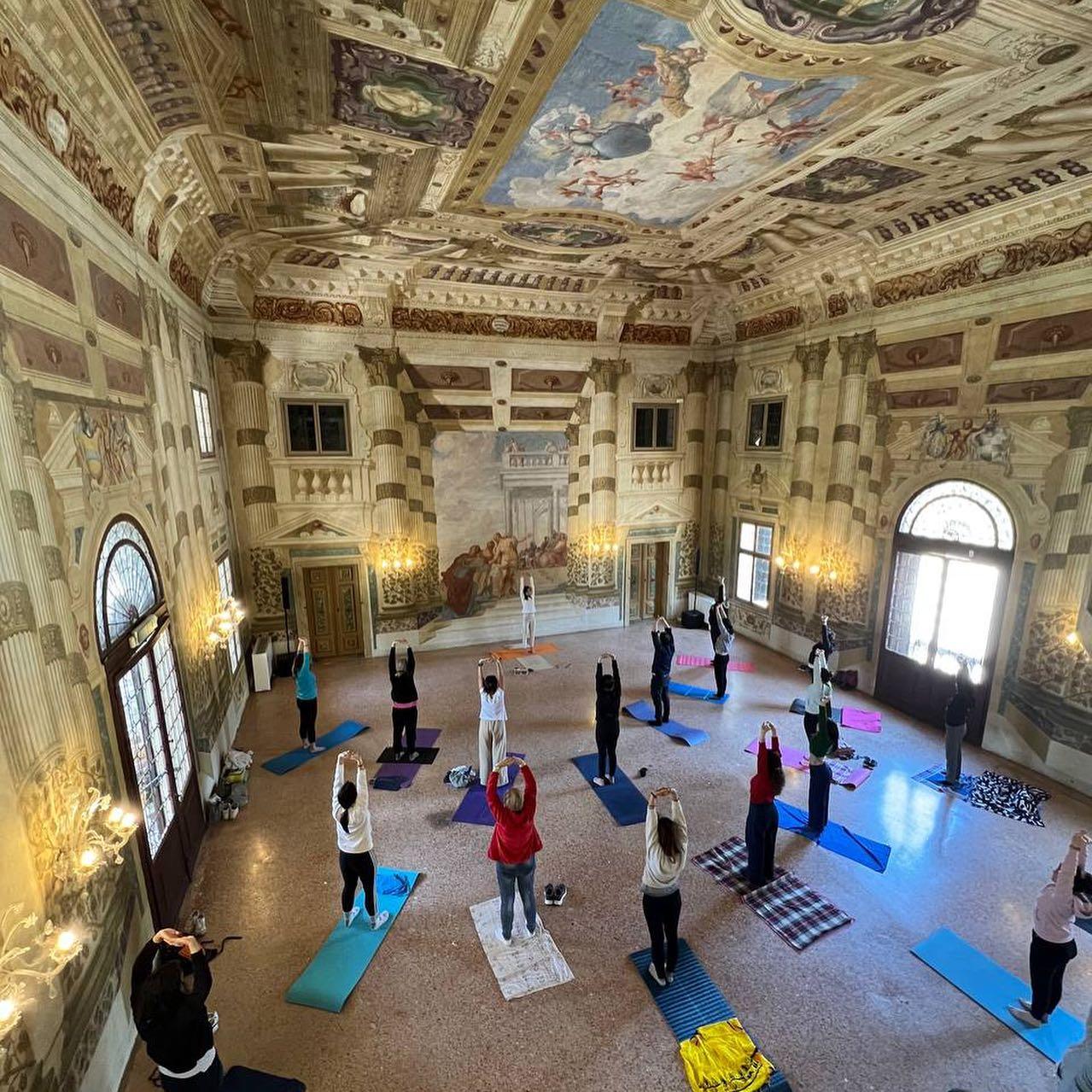 Yoga in Villa Foscarini Rossi