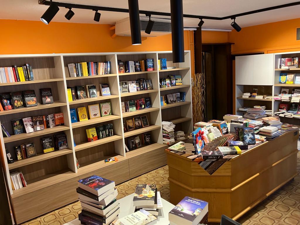 Libreria Canton del libro - 2