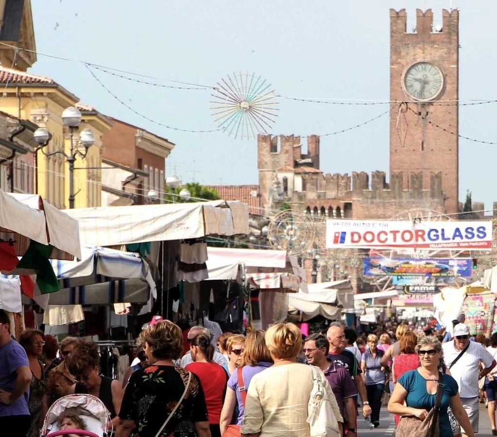 Mercato settimanale