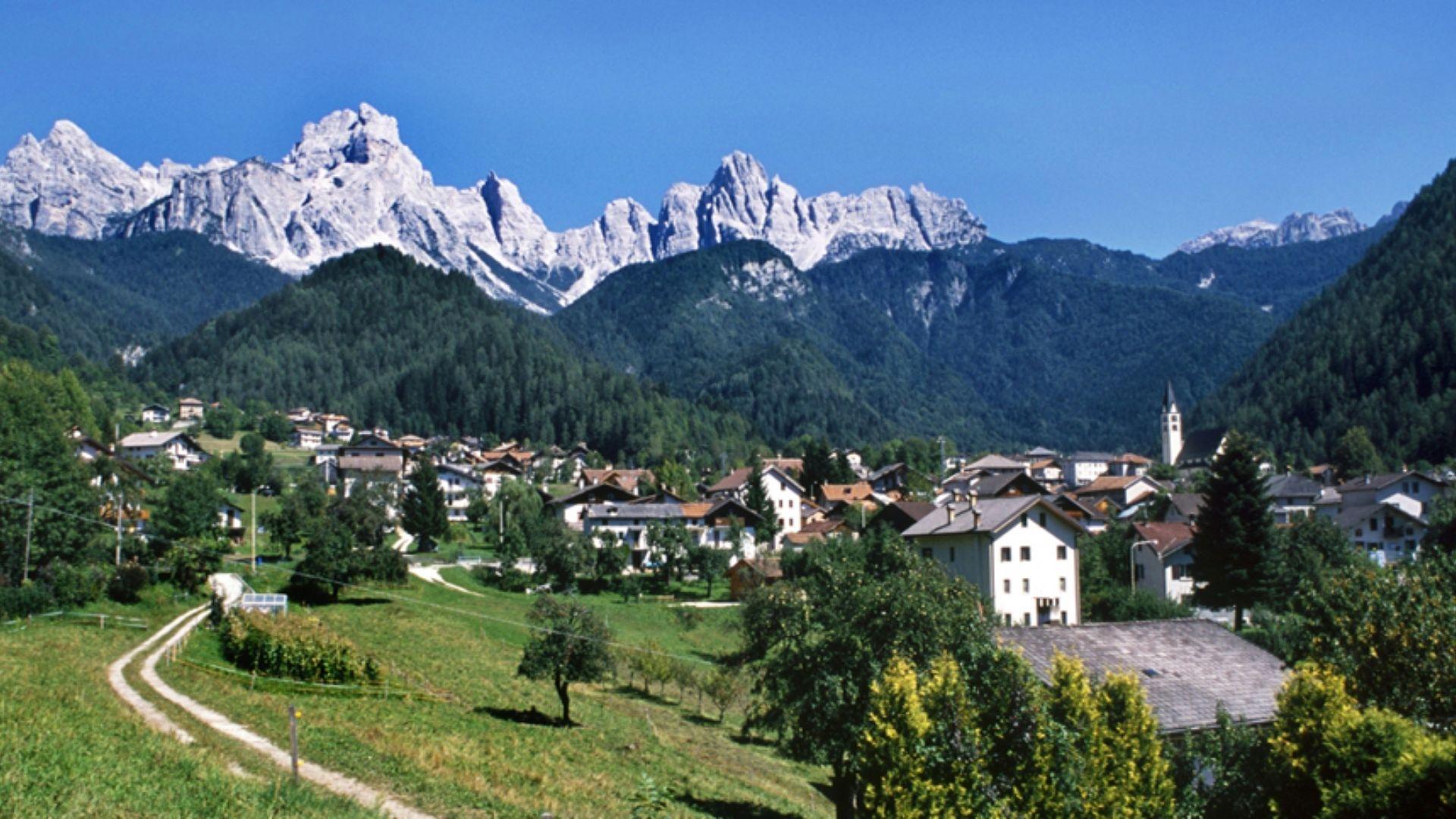 A spasso a passo Duran, tra Agordino e Zoldano