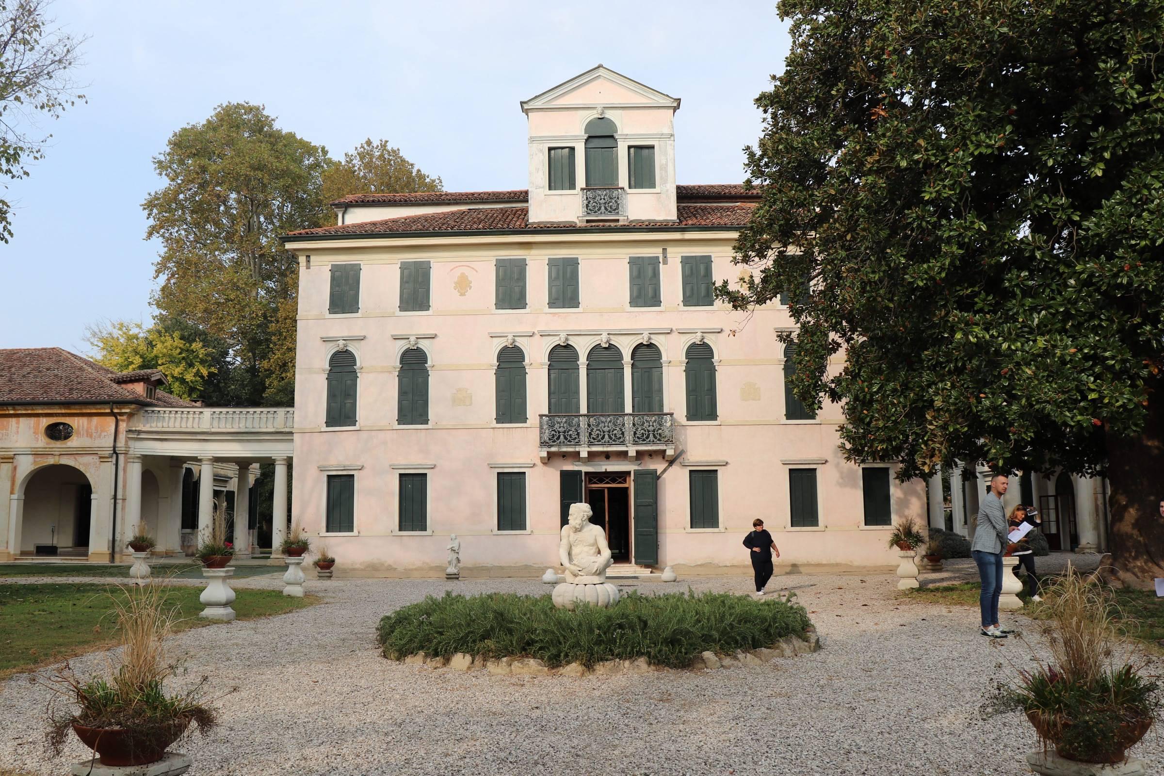 Yoga in Villa Venier Contarini