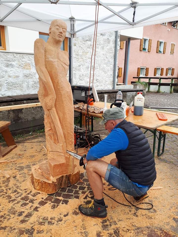 Simposio di sculture in legno